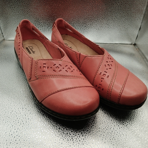 Clarks Salmon Colored Flats Women's Size 7.5 - Picture 2 of 9